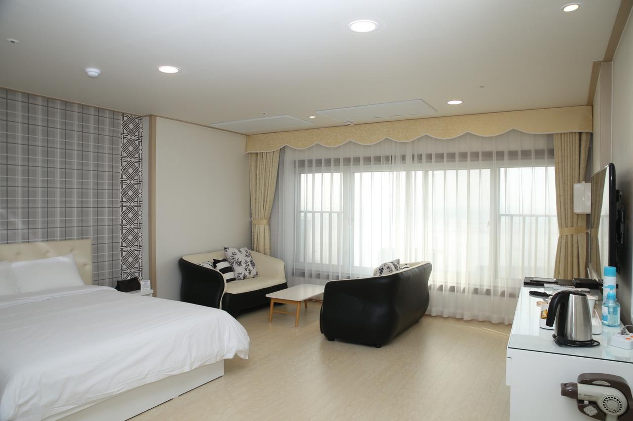 Daebudo Tourist Hotel Ansan Exterior photo